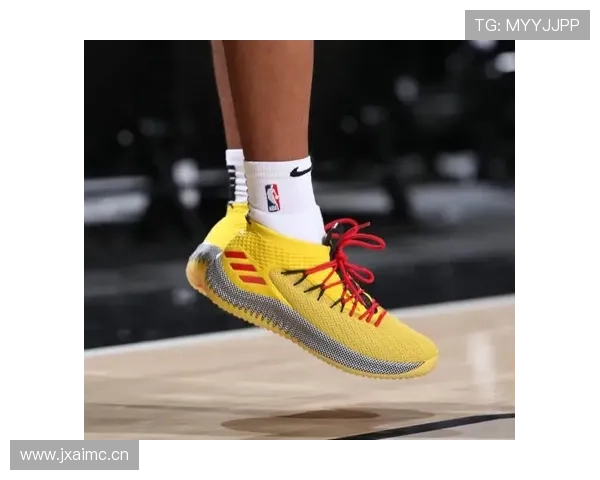 利拉德打完比赛直接扔包坐飞机，下个目的地豪宅taxi都不用买了？