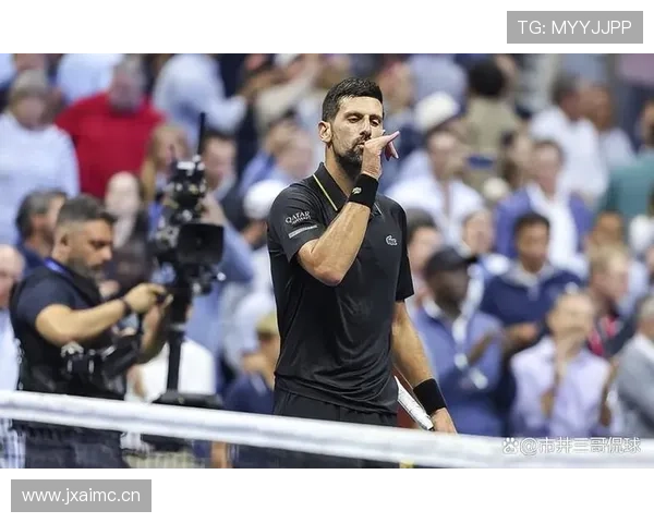 德约昨天穿运动鞋逛名牌店，服务员都懵了这阵仗谁能买得起？